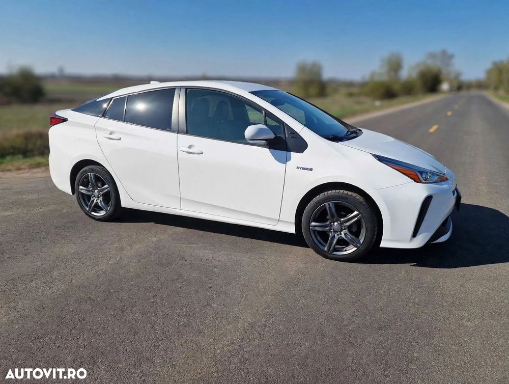 Toyota Prius Hybrid - 1