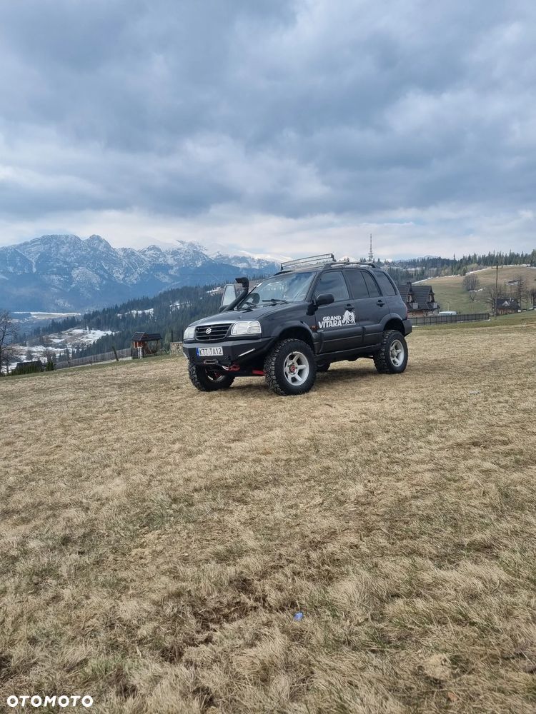 Suzuki Grand Vitara 2.5 V6 - 4
