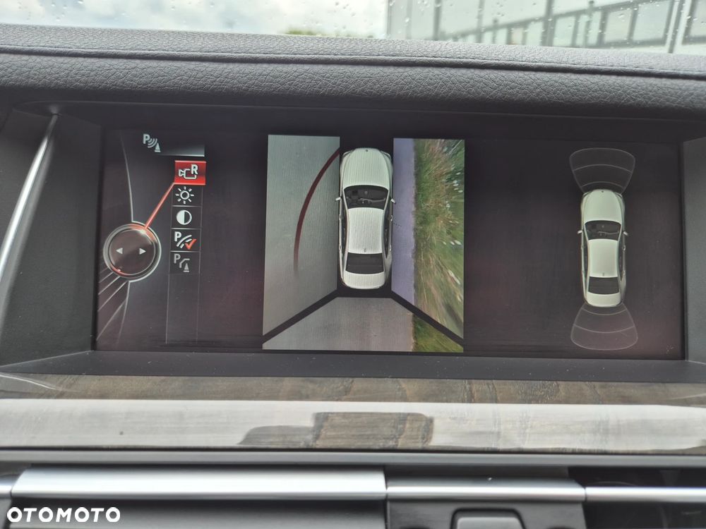 BMW Seria 7 740Li - 34