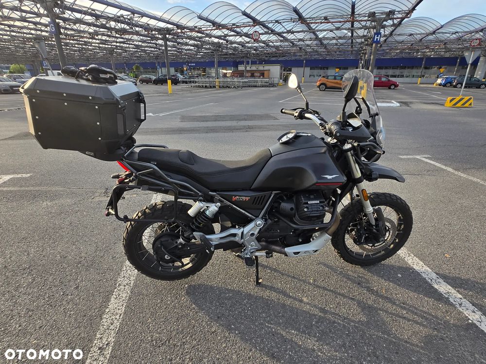 Moto Guzzi V85 - 2