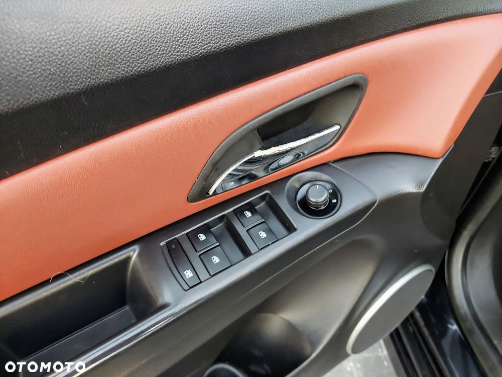Chevrolet Cruze 1.8 LTZ - 12