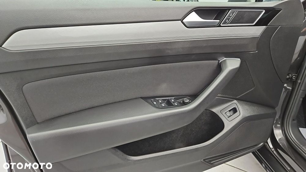 Volkswagen Passat Variant 1.5 TSI EVO Business DSG - 11