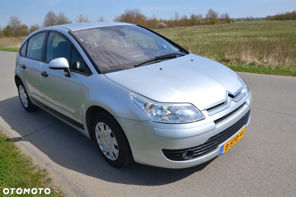 Citroën C4 1.4 16V Style - 28