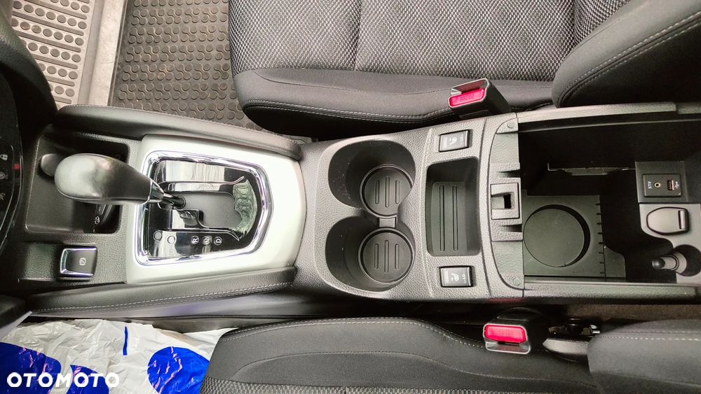 Nissan Qashqai 1.6 DCi Xtronic N-Connecta - 26