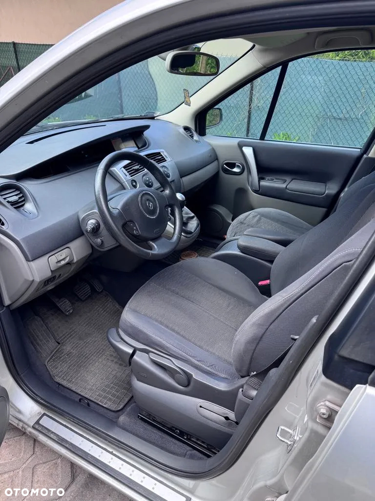 Renault Scenic 1.9 dCi Privilege - 4