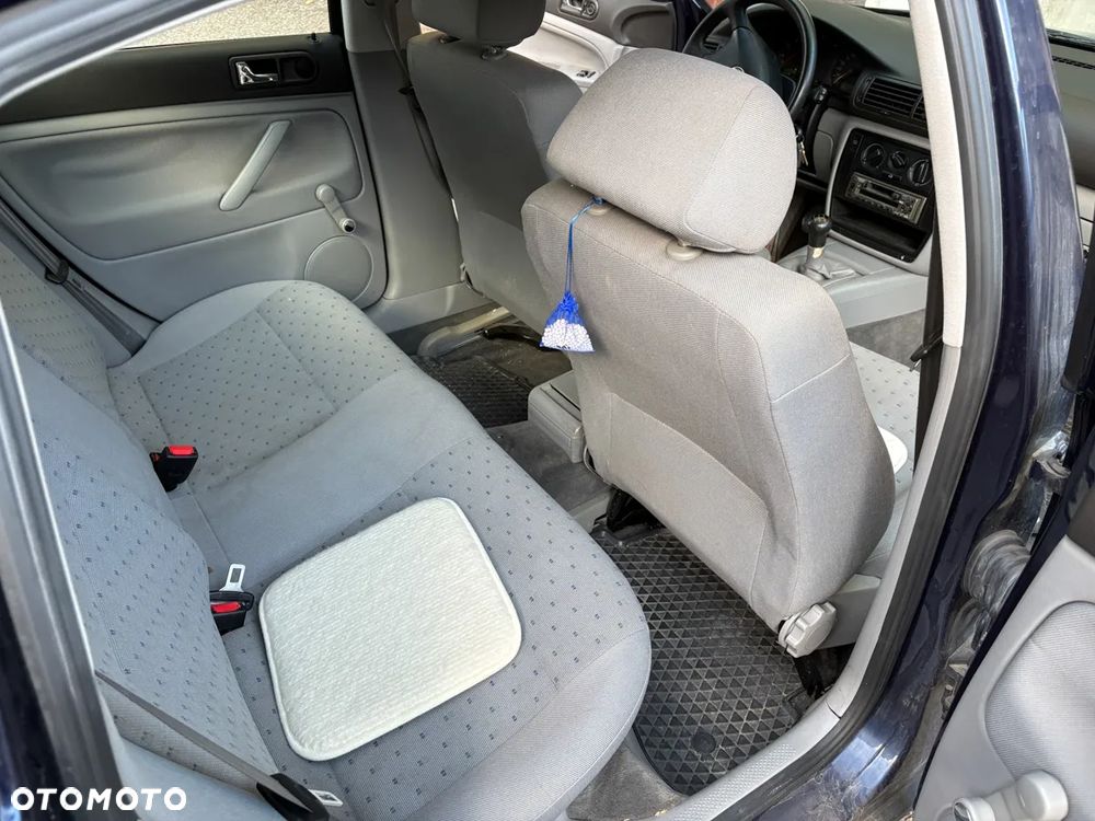 Volkswagen Passat - 15