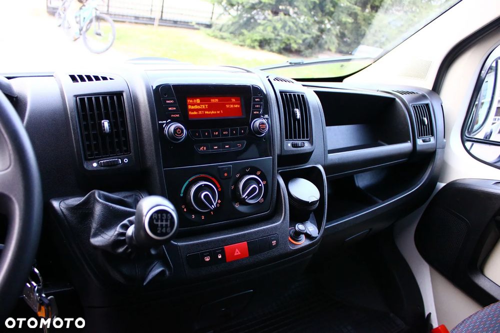 Peugeot BOXER 2.0 HDI 130KM BRYGADÓWKA 7 OSOBOWY +PAKA PEWNE AUTO VF23% - 17