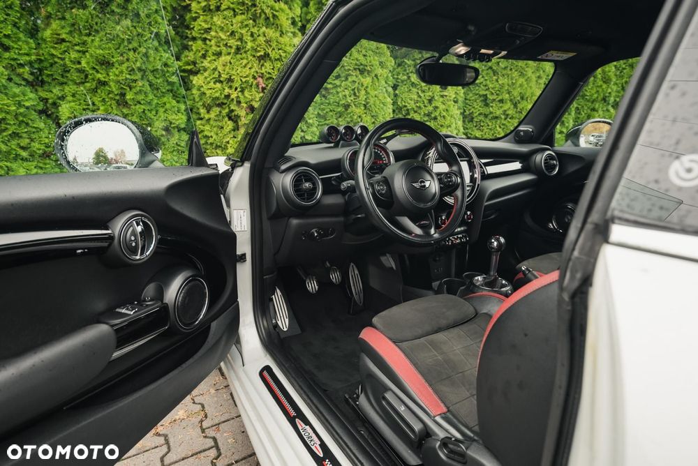 MINI John Cooper Works - 10