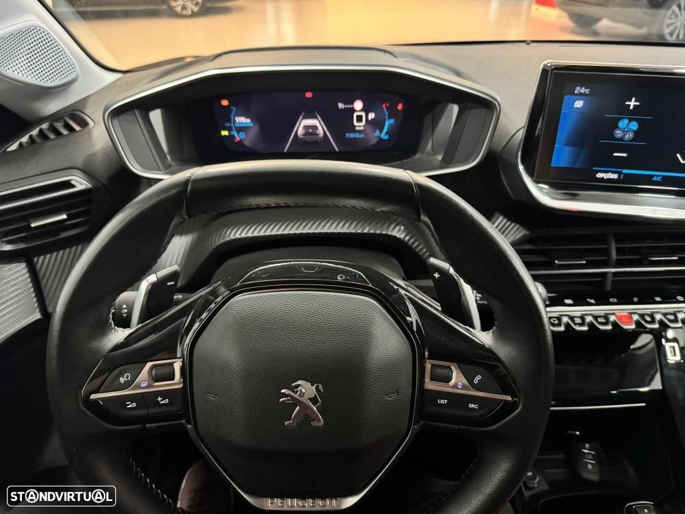 Peugeot 208 1.2 PureTech Allure EAT8 - 29