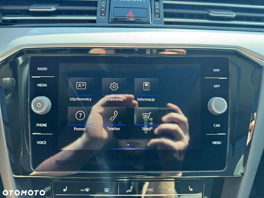 Volkswagen Passat - 22