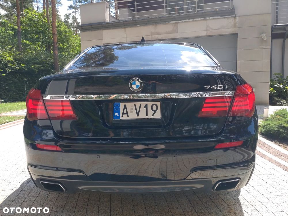 BMW Seria 7 740i - 7