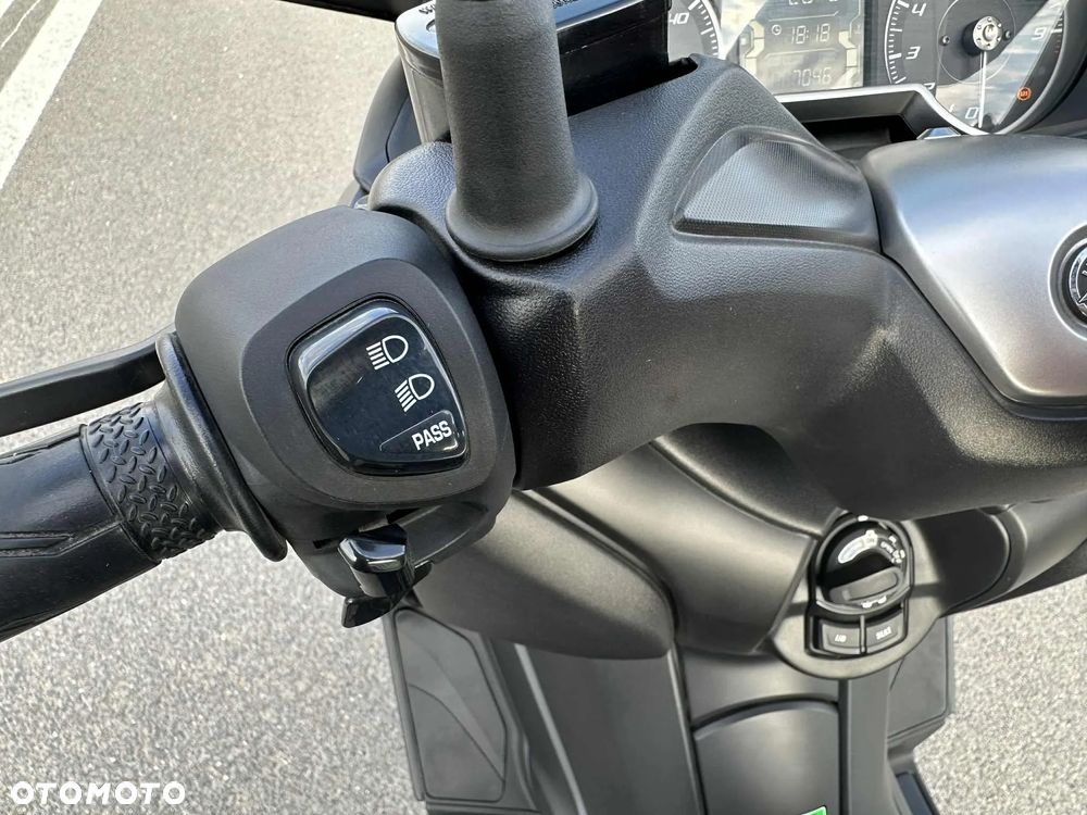 Yamaha X-max - 7