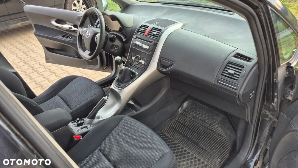 Toyota Auris 1.6 2010 - 17