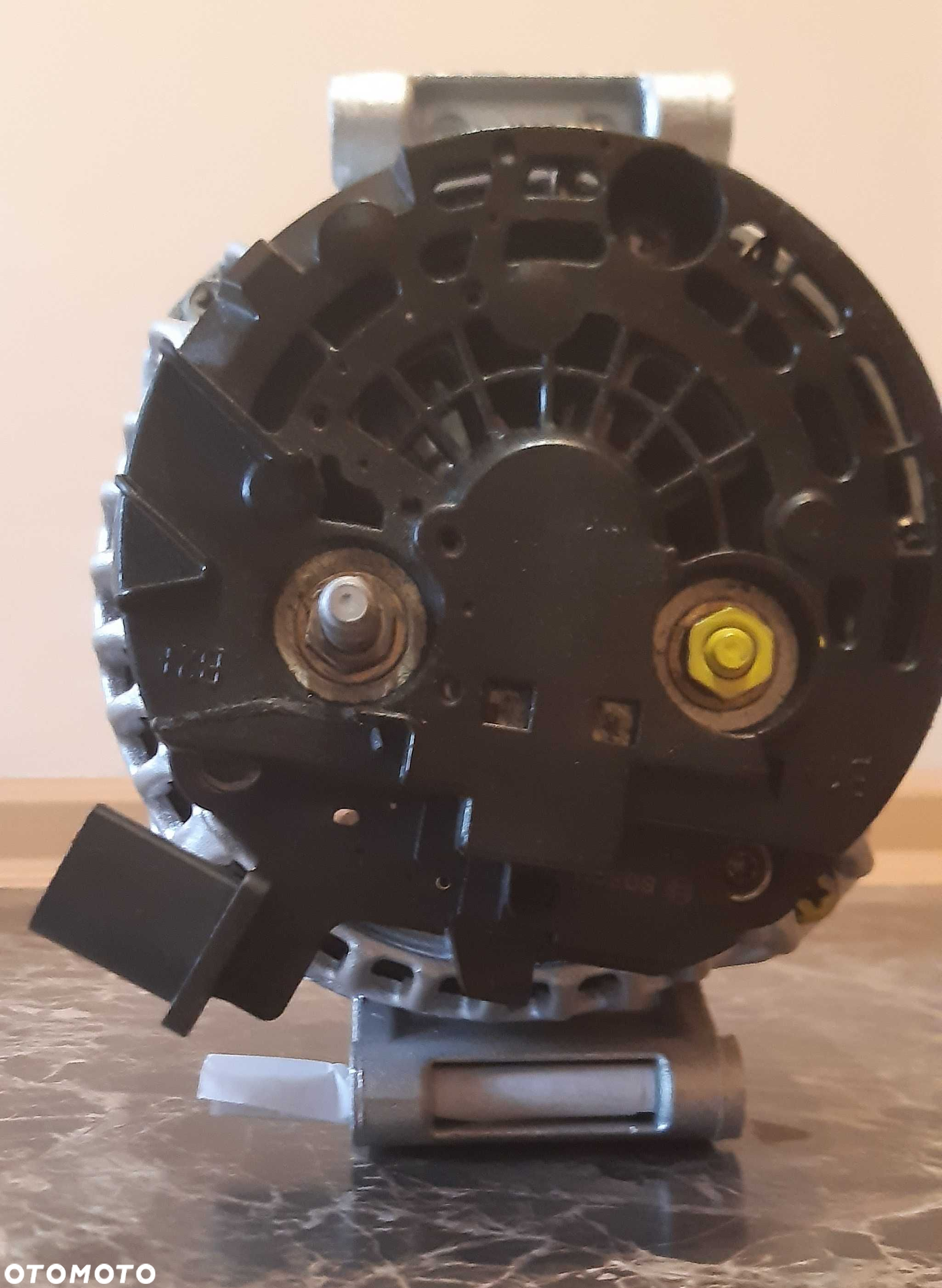 Alternator Mercedes Sprinter, Viano, Vito 3,5l benzyna - 4