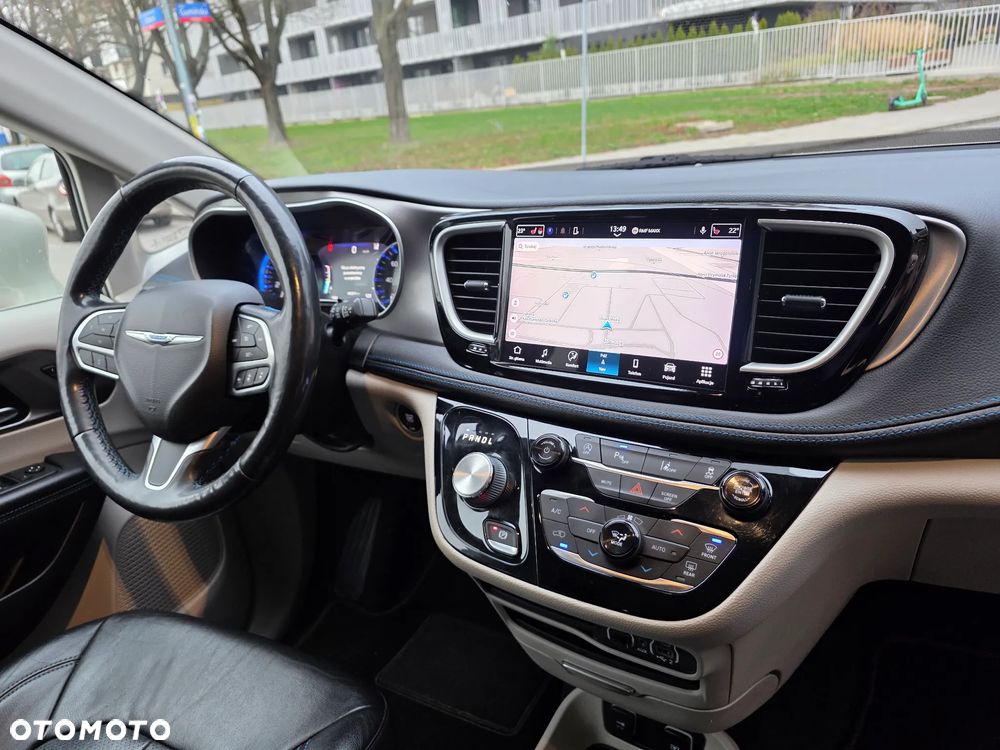 Chrysler Pacifica - 9