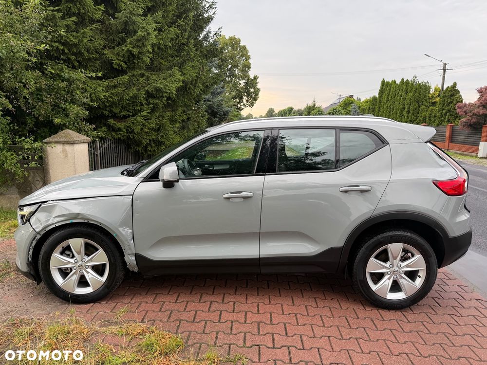 Volvo XC 40 B3 B DKG Plus Black Edition - 3