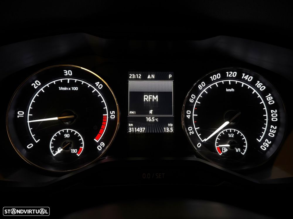 Skoda Superb Break 2.0 TDI Style DSG - 8