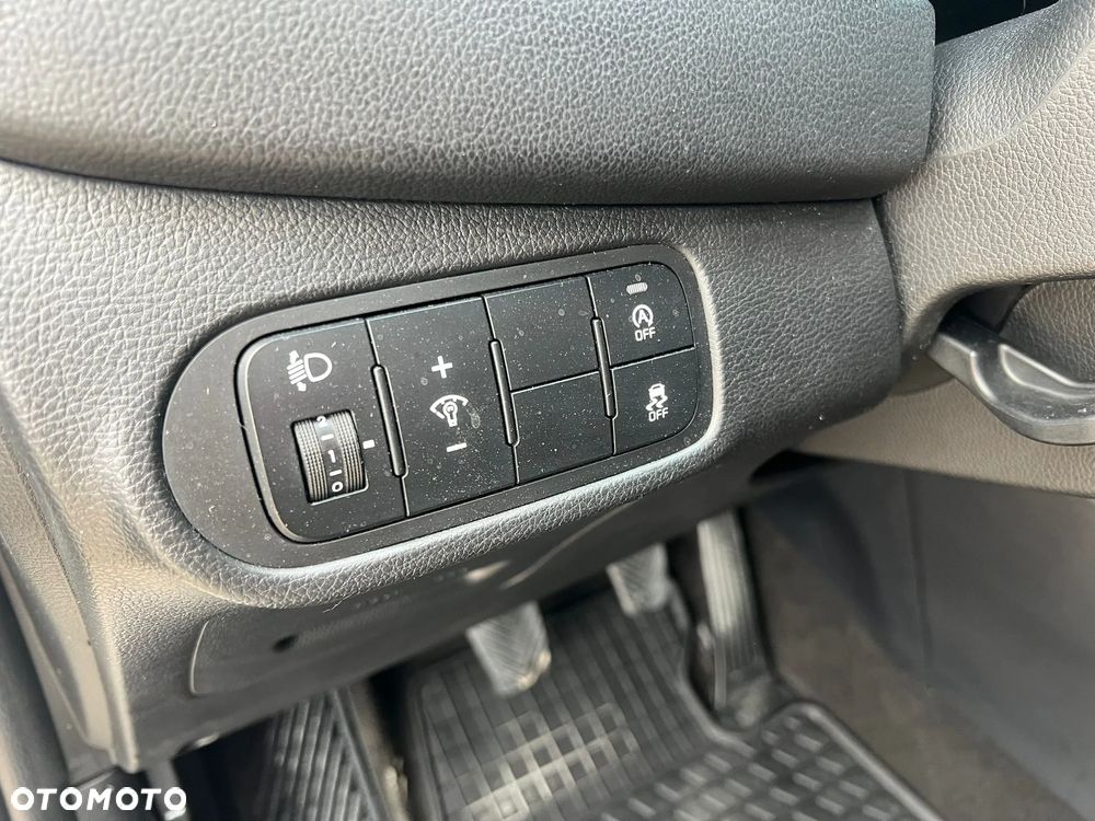 Kia Carens 1.7 CRDi XL 7os - 28