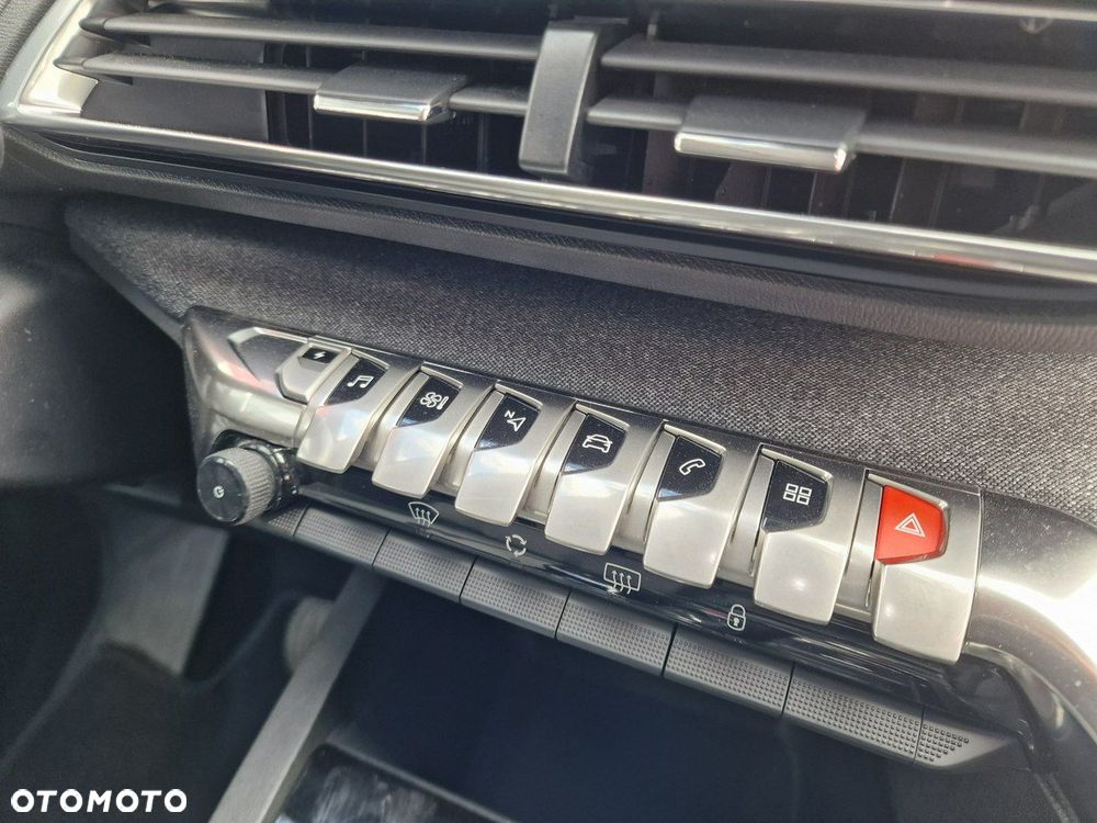 Peugeot 3008 1.6 PureTech Hybrid PHEV Allure S&S EAT8 - 27