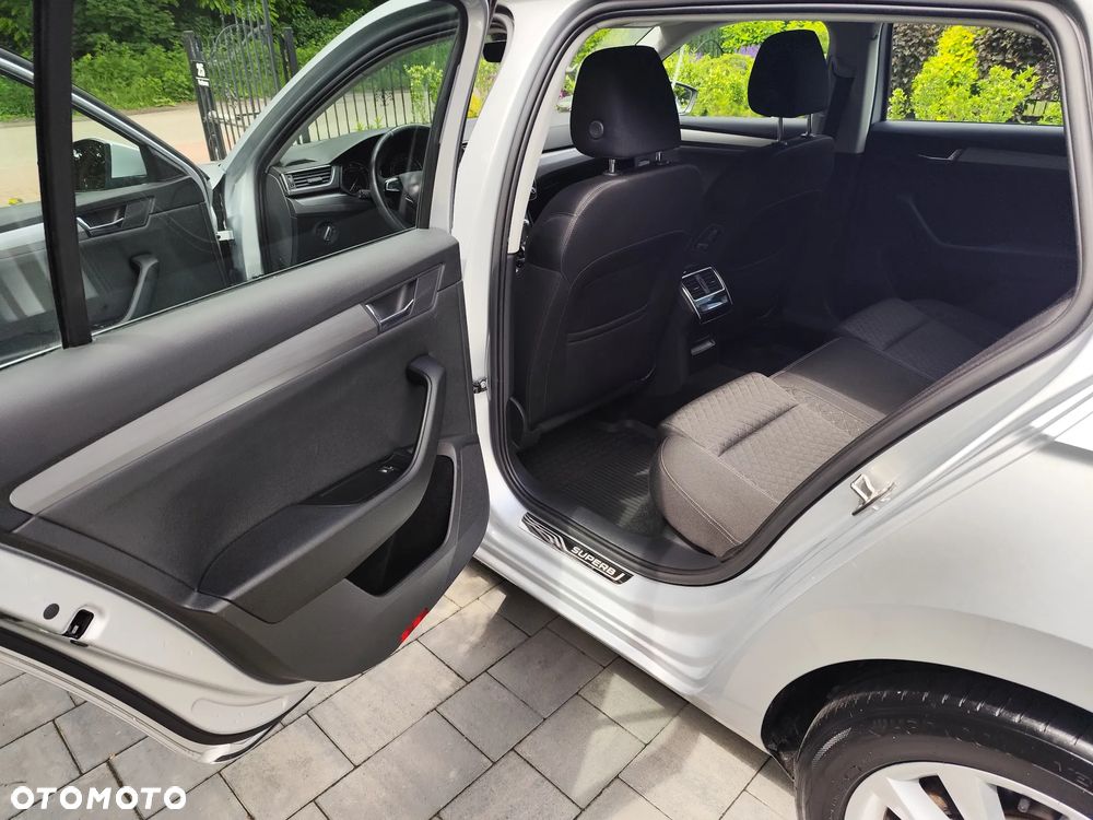 Skoda Superb 2.0 TDI SCR 4x4 Style DSG - 15