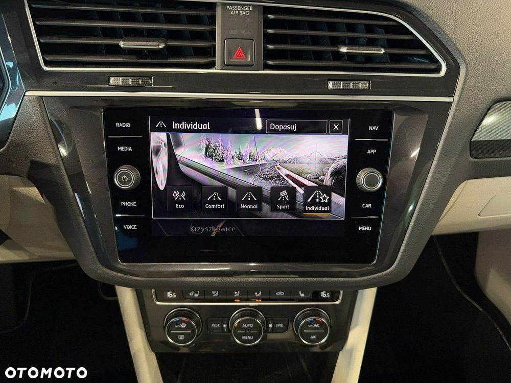 Volkswagen Tiguan - 32