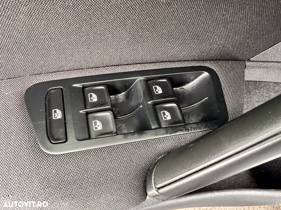 Volkswagen Golf - 8