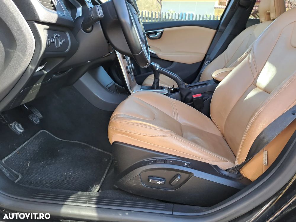 Volvo V40 D2 - 18