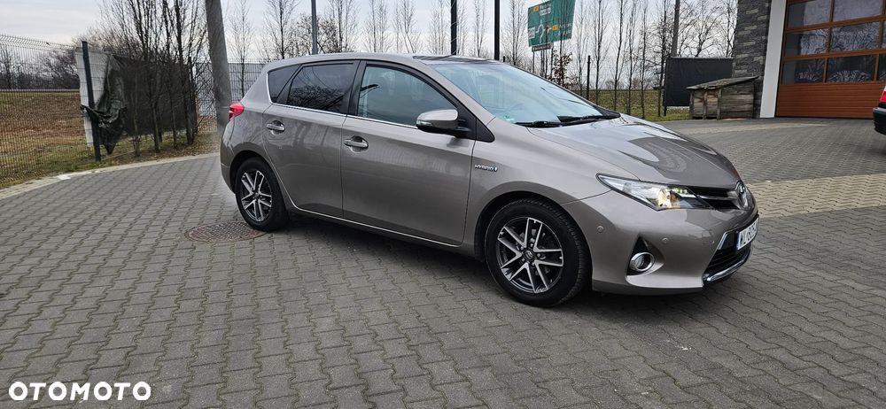 Toyota Auris 1.8 HSD Luna - 2