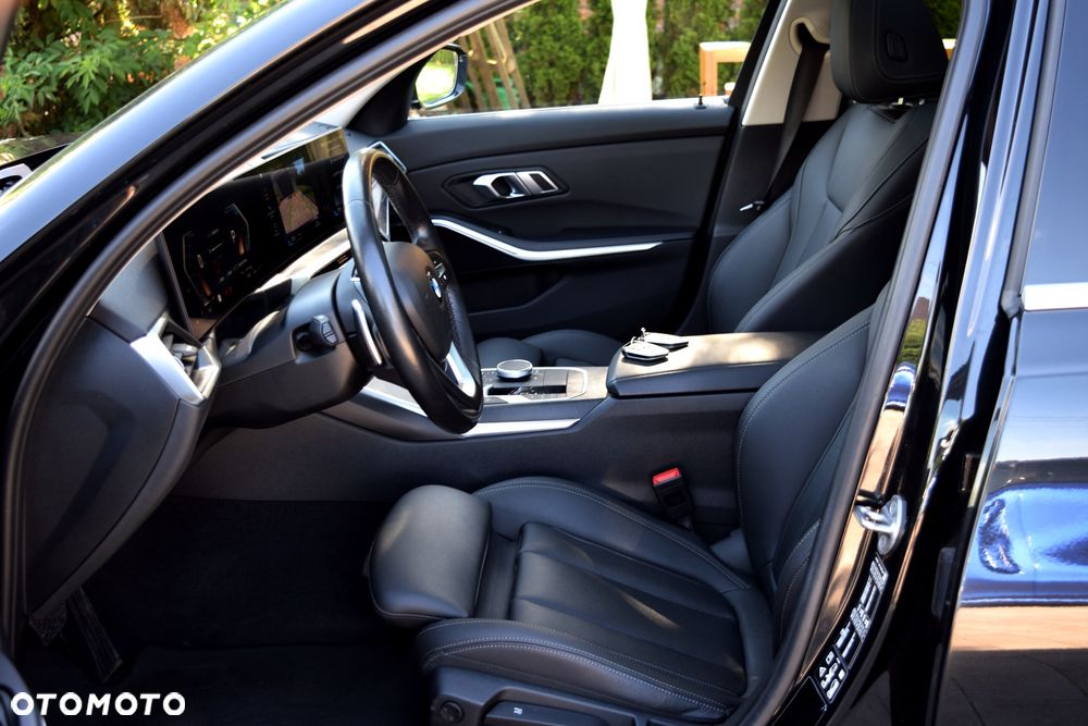 BMW Seria 3 320d xDrive Luxury Line sport - 16
