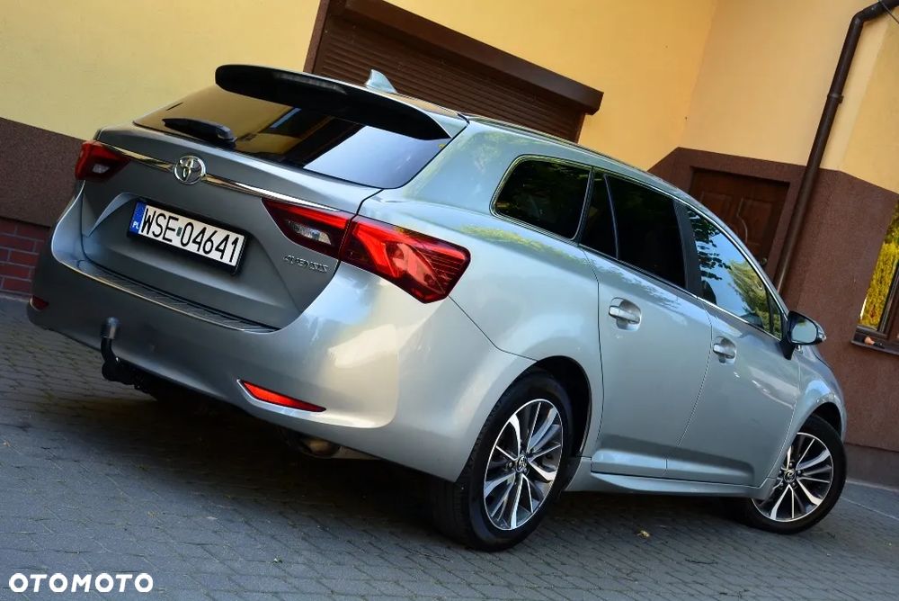 Toyota Avensis 1.8 Premium - 5