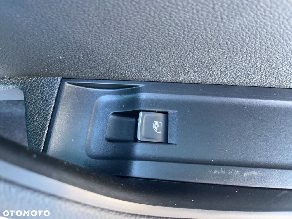 Skoda Superb 2.0 TDI SCR L&K DSG - 17