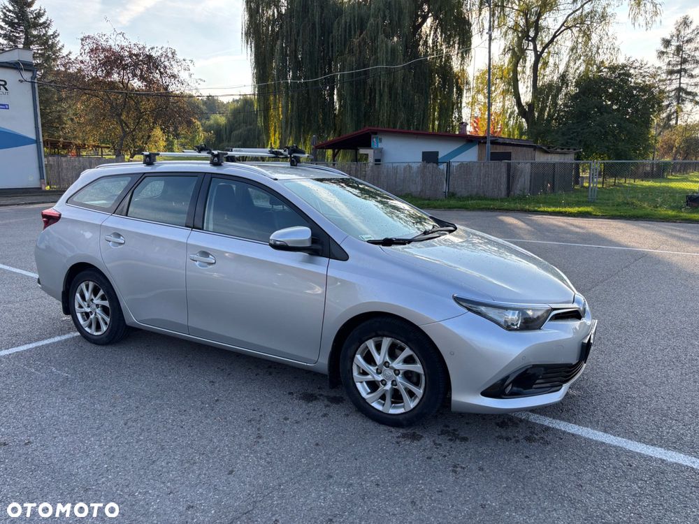 Toyota Auris - 1