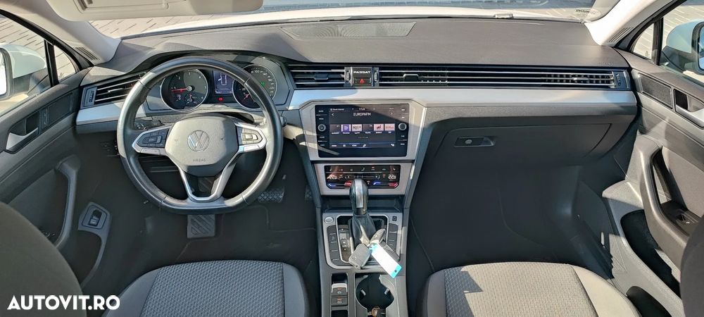 Volkswagen Passat 2.0 TDI SCR DSG Conceptline - 20