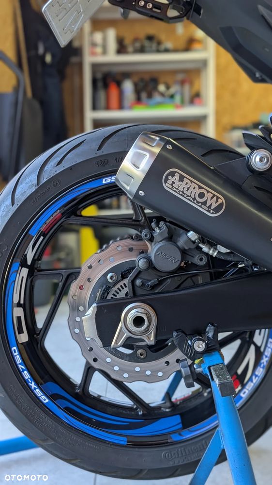 Suzuki GSX - 10