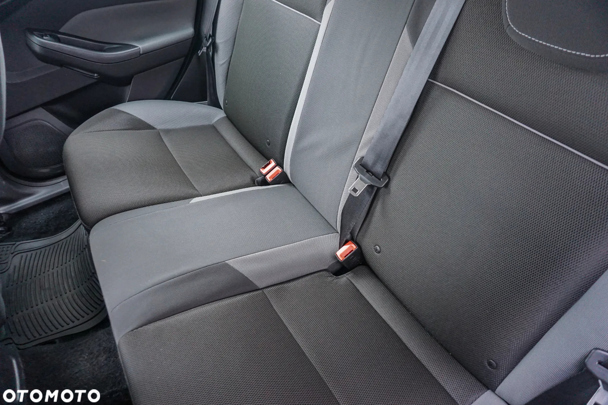 Ford Focus 1.6 TDCi DPF Champions Edition - 12
