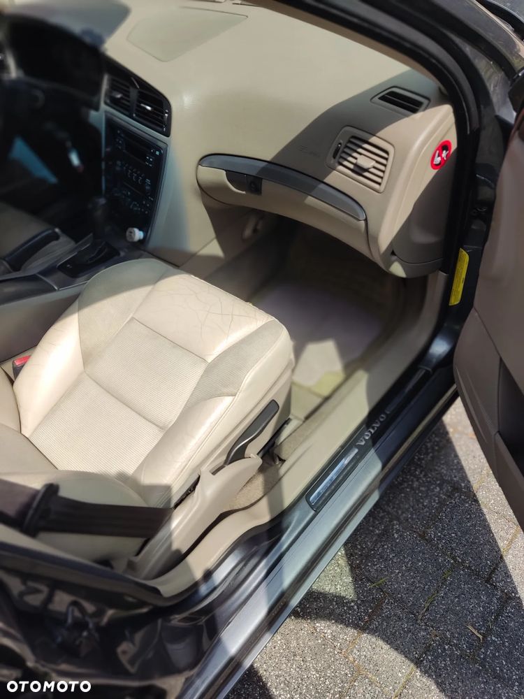 Volvo S60 T5 Momentum - 12