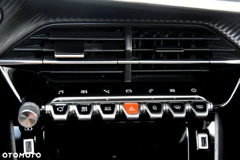 Peugeot 2008 1.2 PureTech GT Line S&S - 29