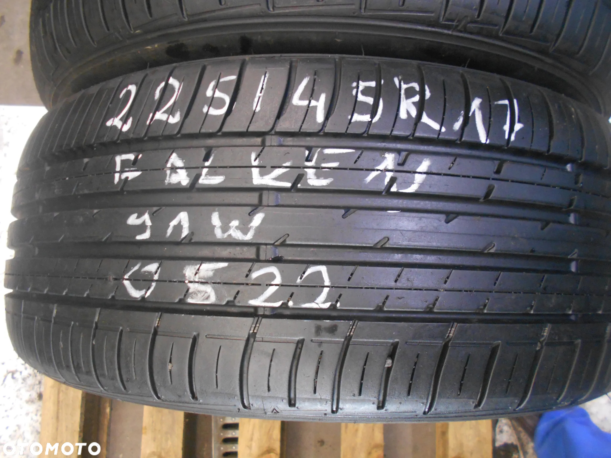 OPONY 225/45R17 FALKEN ZIEX ZE 914B DOT 2222 7.7MM - 3