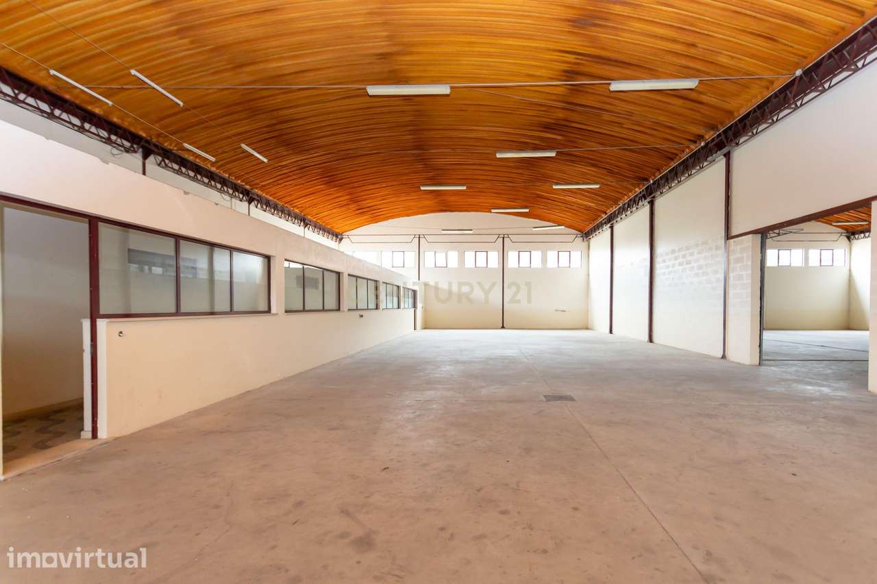 Armazém com zona comercial e escritórios-Zona Industrial Ortigosa (Lei - Grande imagem: 3/46