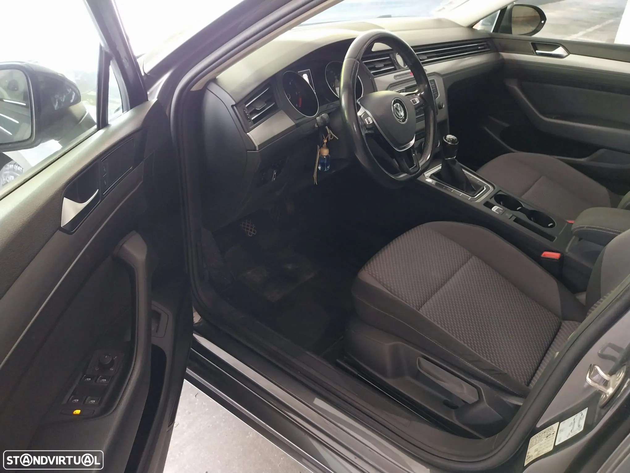 VW Passat Variant 1.6 TDI (BlueMotion ) Trendline - 5