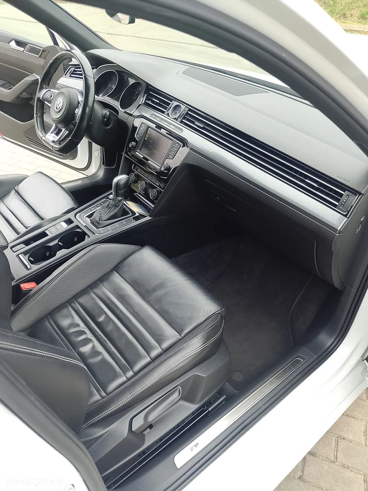 Volkswagen Passat - 21