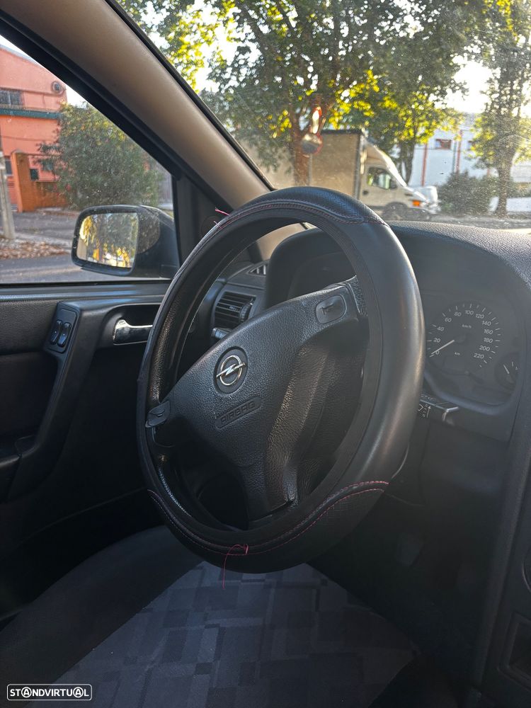 Opel Astra 1.4 Club - 4