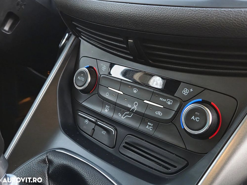 Ford Kuga 1.5 TDCi 2x4 Business Edition - 21