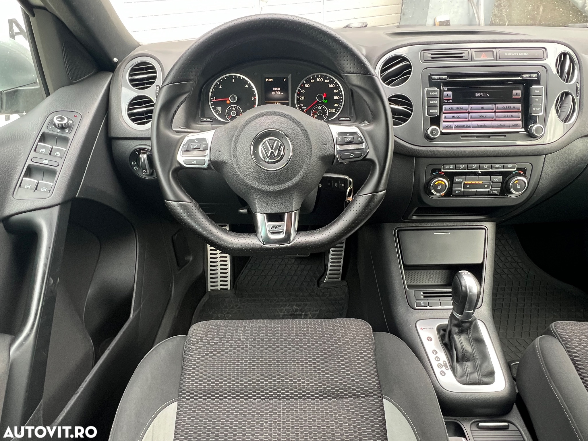 Volkswagen Tiguan 2.0 TDI 4Motion DSG Sport & Style - 3