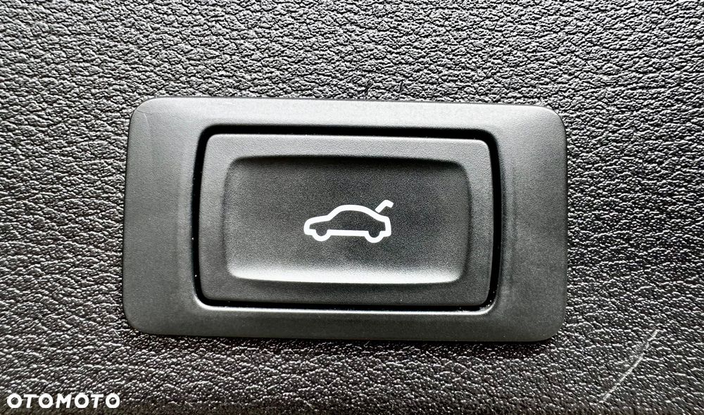 Audi A4 Avant 2.0 TDI ultra S tronic - 38