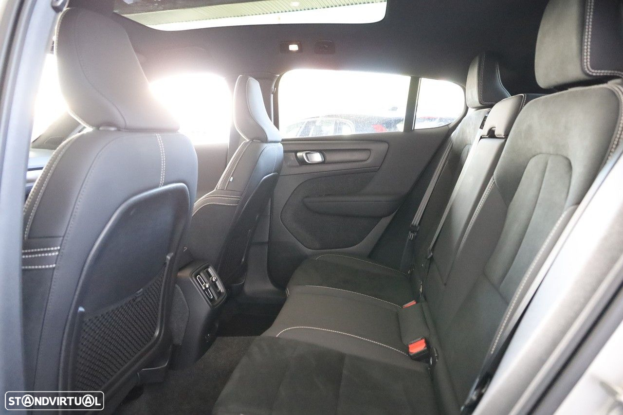Volvo C40 Recharge Extended Range Plus - 11