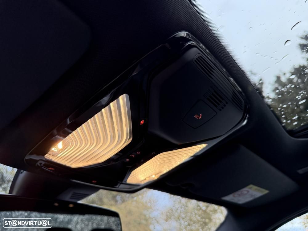 BMW 330 e Pack 50 anos M Auto - 28