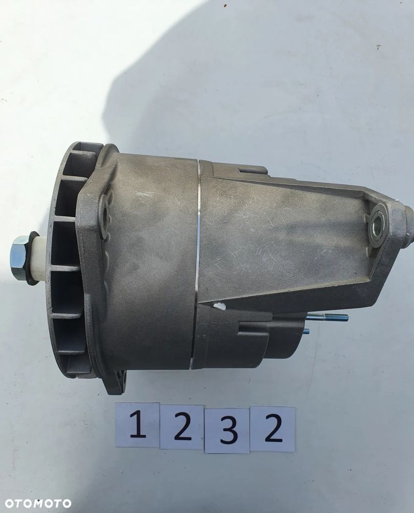 Alternator 28 V, 140 A, Hella 8EL012584231, Scania 4 - 4