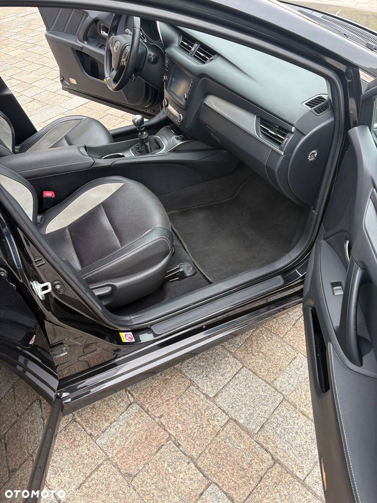 Toyota Avensis 1.8 Premium - 9