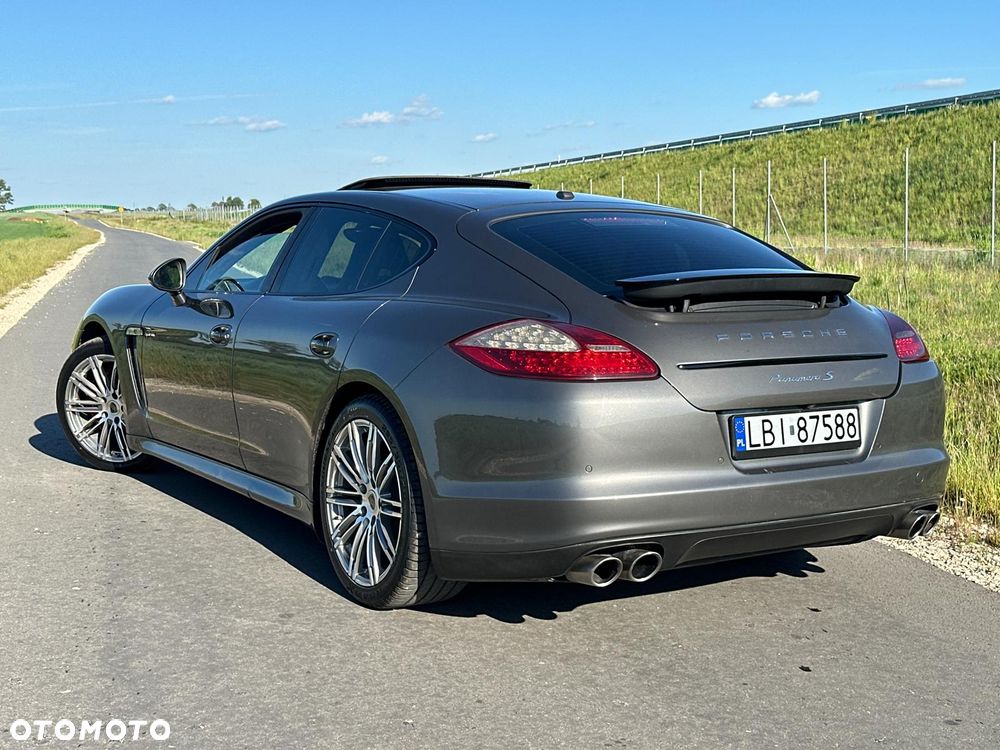 Porsche Panamera - 5